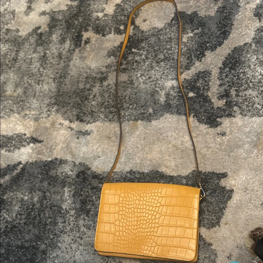 H&M Mustard Crocodile-Embossed Crossbody Bag - Picture 6 of 6